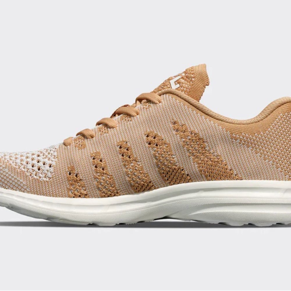 APL Women’s Techloom Pro Tan & White sneakers size 10, like new